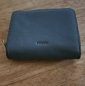 Fossil Dark Gray Leather Wallet